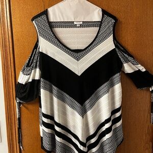 Avenue Black and White Chevron Cold-Shoulder Tunic